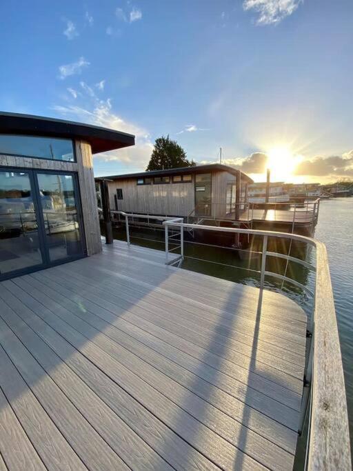 Houseboat Eleuthera Бембридж Экстерьер фото